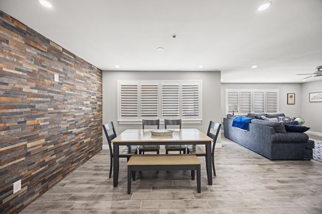 355 S Broadway 703, Lexington, KY 40508