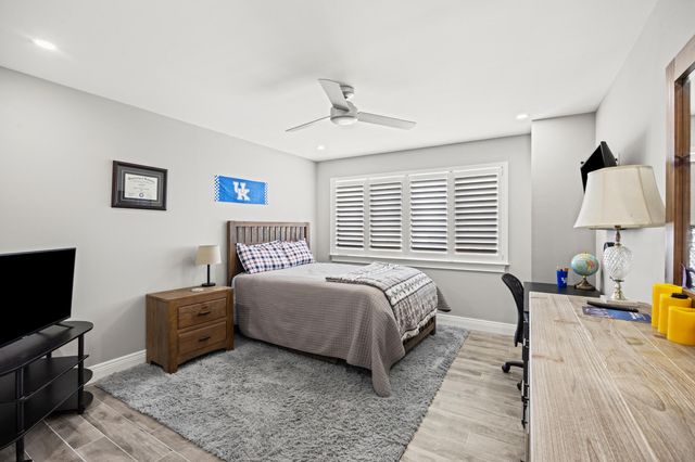 355 S Broadway 703, Lexington, KY 40508