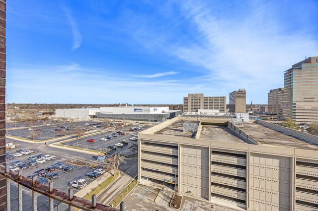 355 S Broadway 703, Lexington, KY 40508