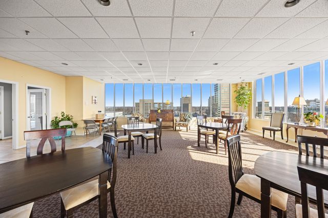 355 S Broadway 703, Lexington, KY 40508