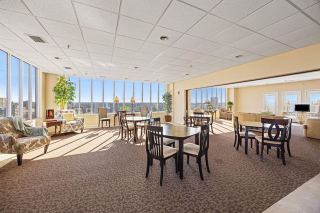 355 S Broadway 703, Lexington, KY 40508