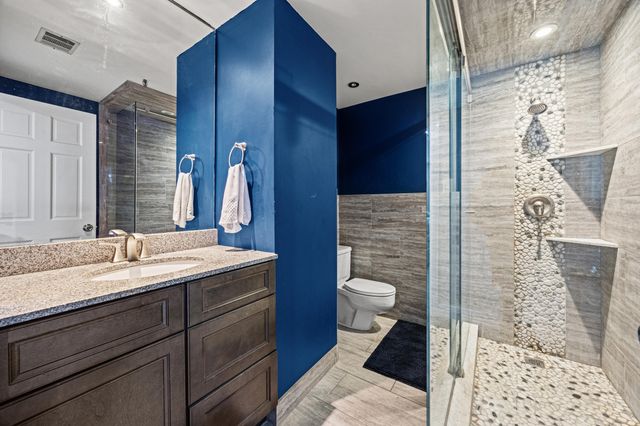 355 S Broadway 703, Lexington, KY 40508