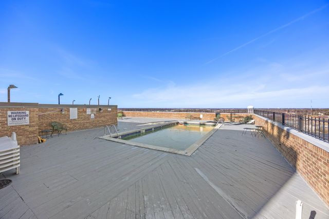 355 S Broadway 703, Lexington, KY 40508