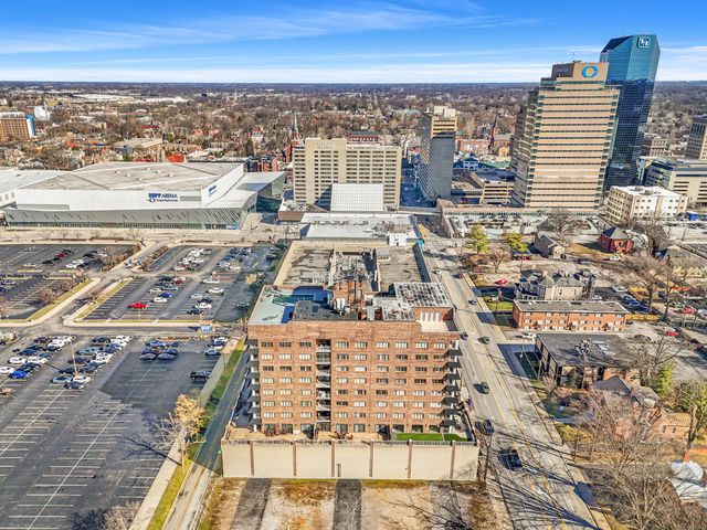 355 S Broadway 703, Lexington, KY 40508