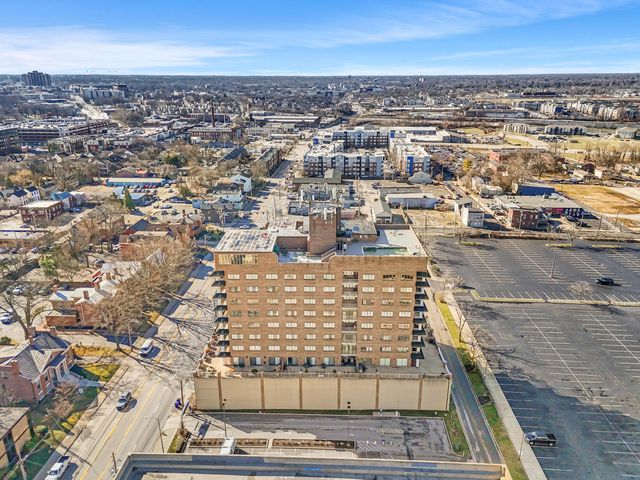 355 S Broadway 703, Lexington, KY 40508