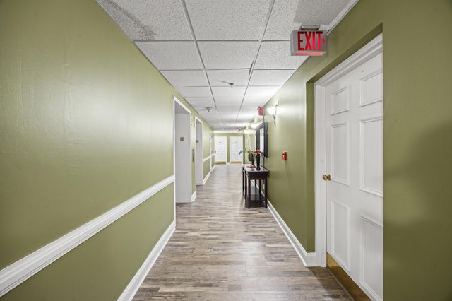 355 S Broadway 703, Lexington, KY 40508