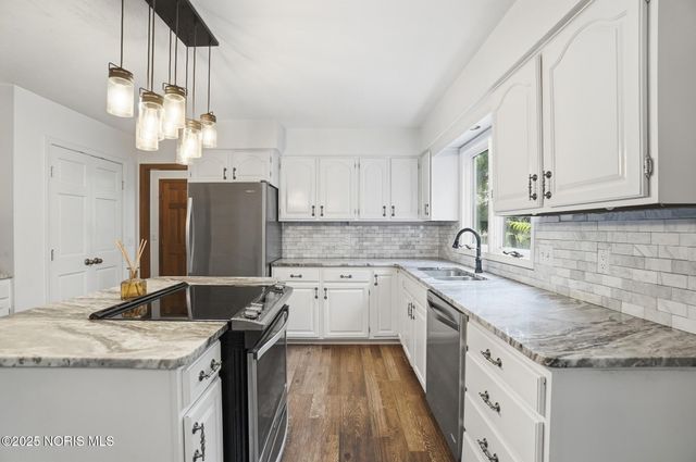 7335 Friarton Circle, Toledo, OH 43617