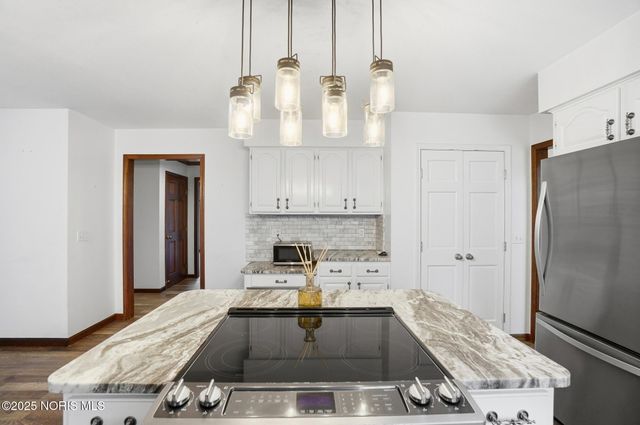 7335 Friarton Circle, Toledo, OH 43617