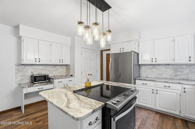 7335 Friarton Circle, Toledo, OH 43617