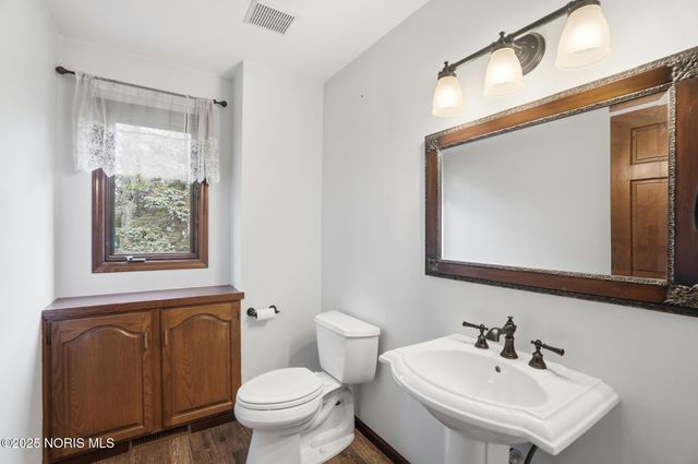 7335 Friarton Circle, Toledo, OH 43617