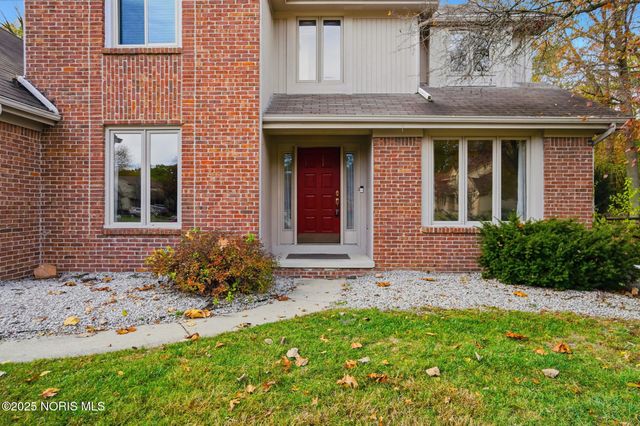 7335 Friarton Circle, Toledo, OH 43617