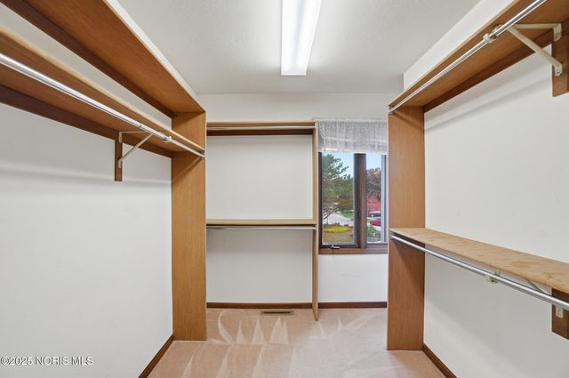 7335 Friarton Circle, Toledo, OH 43617