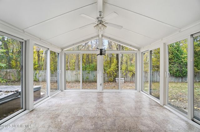 7335 Friarton Circle, Toledo, OH 43617