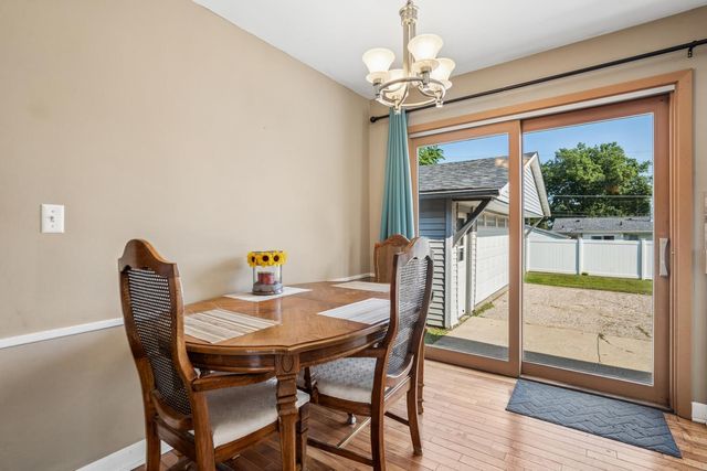 3236 W Dover Court, Davenport, IA 52804