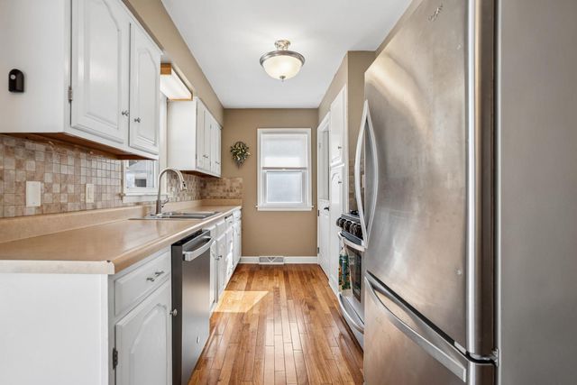 3236 W Dover Court, Davenport, IA 52804