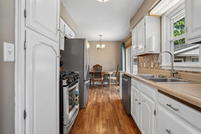 3236 W Dover Court, Davenport, IA 52804