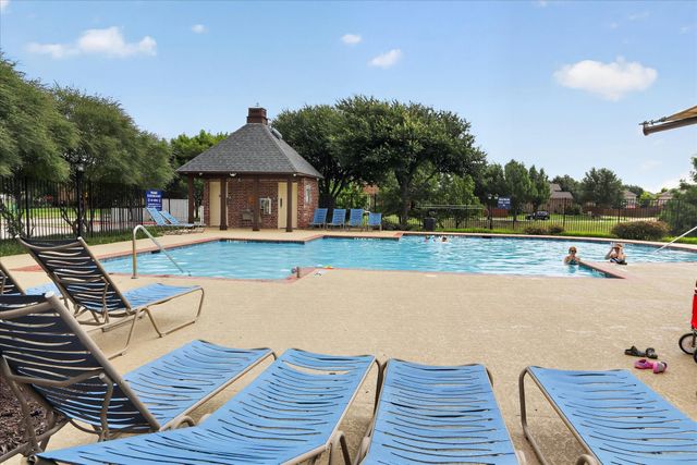 2644 Coral Cove Drive, Grand Prairie, TX 75054