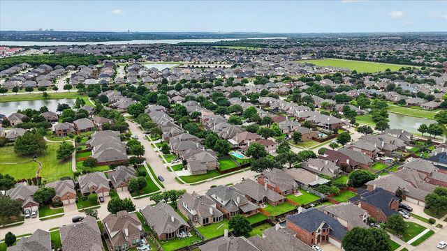 2644 Coral Cove Drive, Grand Prairie, TX 75054