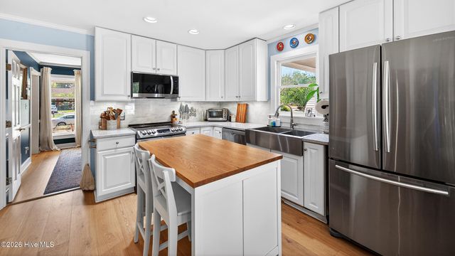 506 Cedarhurst Road, Greenville, NC 27834