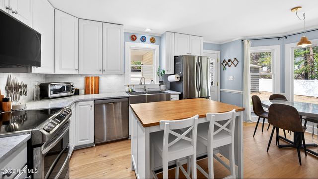 506 Cedarhurst Road, Greenville, NC 27834