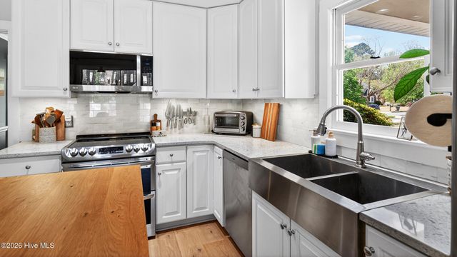 506 Cedarhurst Road, Greenville, NC 27834