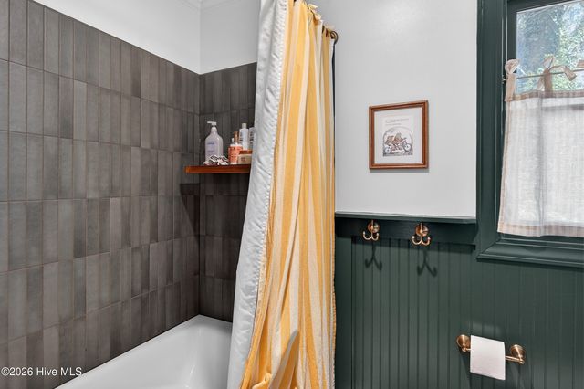 506 Cedarhurst Road, Greenville, NC 27834