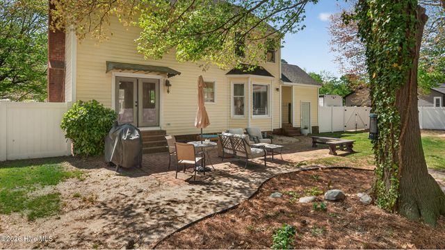 506 Cedarhurst Road, Greenville, NC 27834