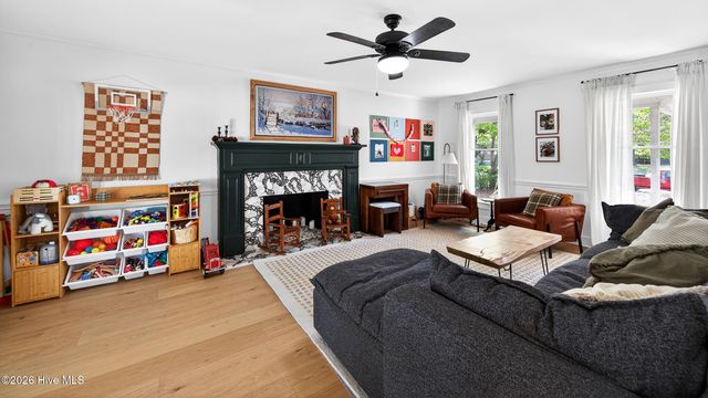 506 Cedarhurst Road, Greenville, NC 27834