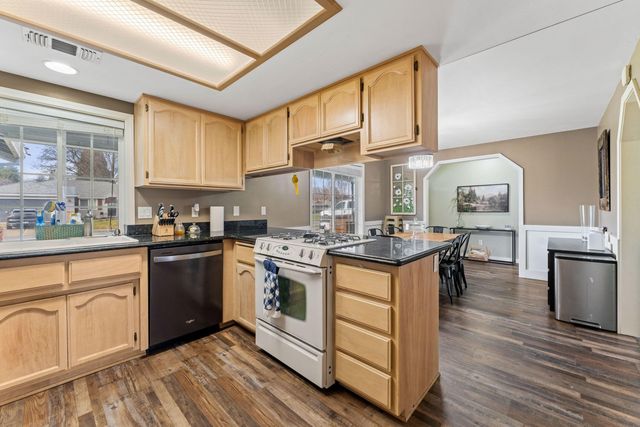 1204 Heather Lane, Central Point, OR 97502