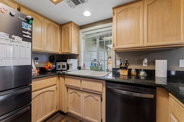 1204 Heather Lane, Central Point, OR 97502