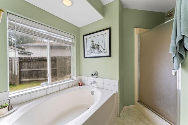 1204 Heather Lane, Central Point, OR 97502