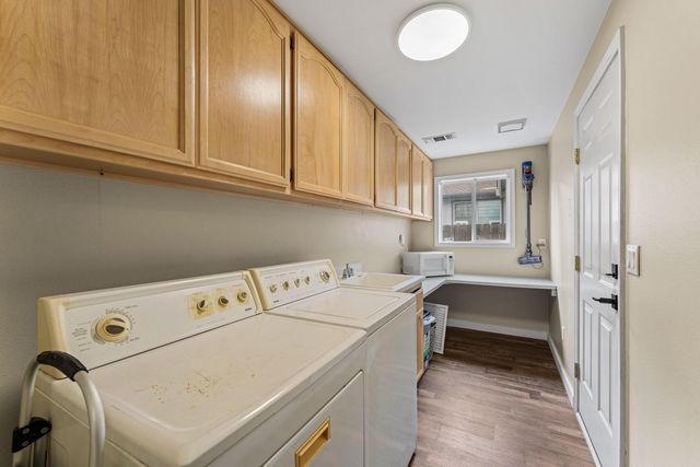 1204 Heather Lane, Central Point, OR 97502