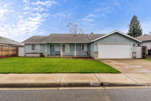 1204 Heather Lane, Central Point, OR 97502
