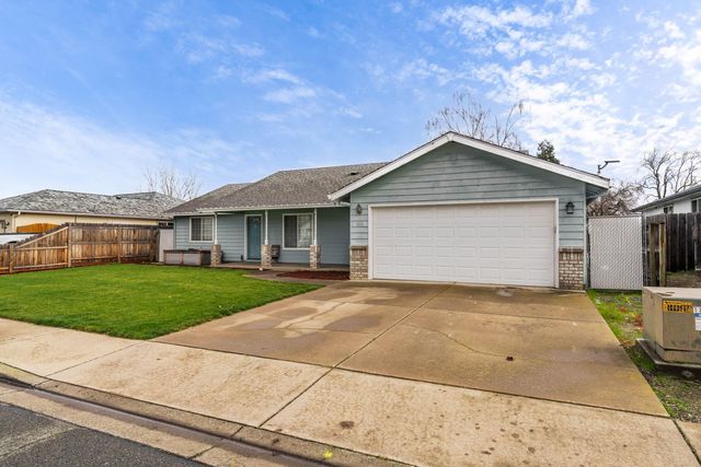 1204 Heather Lane, Central Point, OR 97502