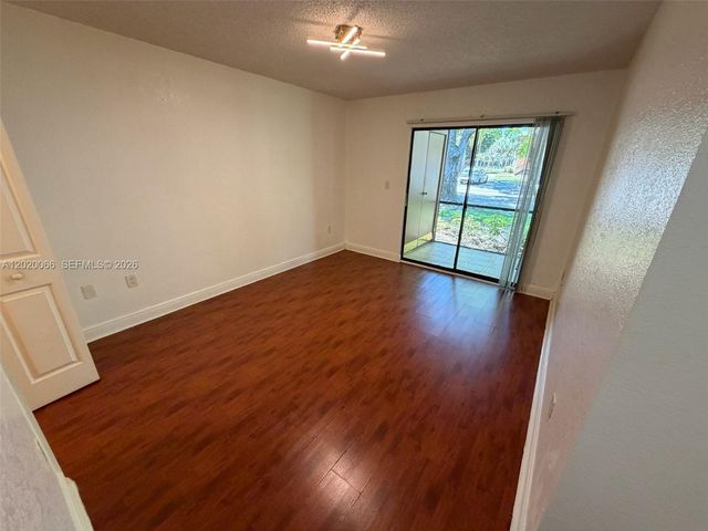 15689 SW 106th Ln 701, Miami, FL 33196