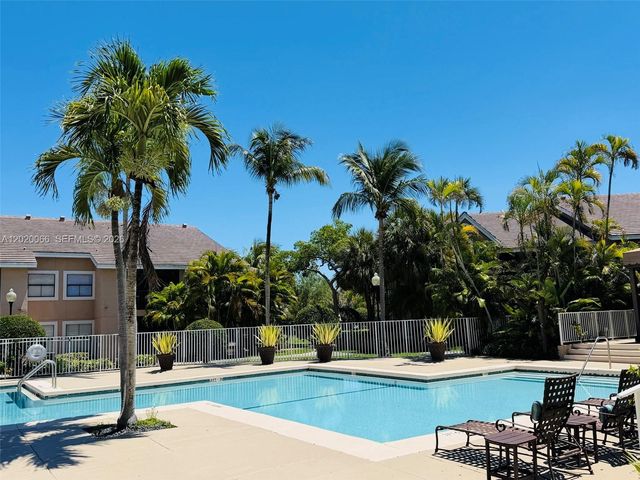 15689 SW 106th Ln 701, Miami, FL 33196