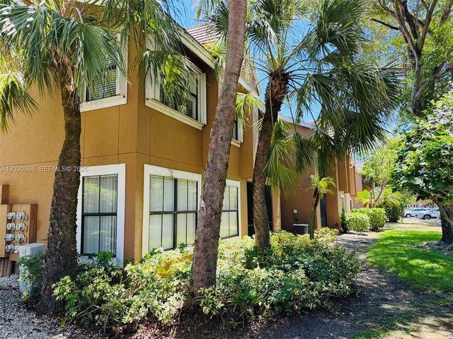 15689 SW 106th Ln 701, Miami, FL 33196