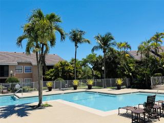 15689 SW 106th Ln 701, Miami, FL 33196