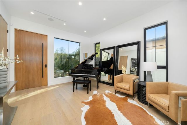 12207 Valleyheart Drive, Studio City, CA 91604
