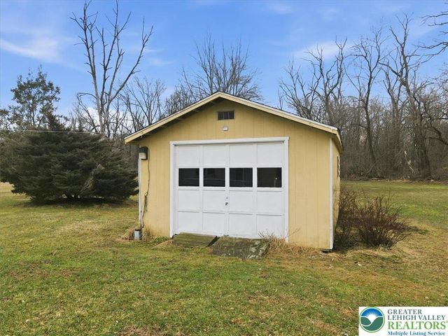 422 Erie Road, Richland Twp, PA 18951