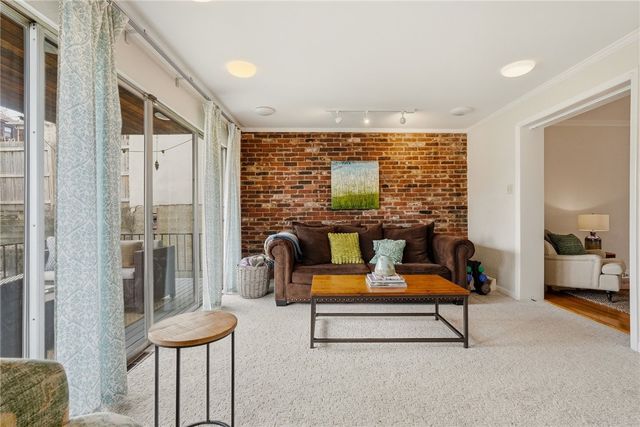 1345 Murdoch Rd, Squirrel Hill, PA 15217