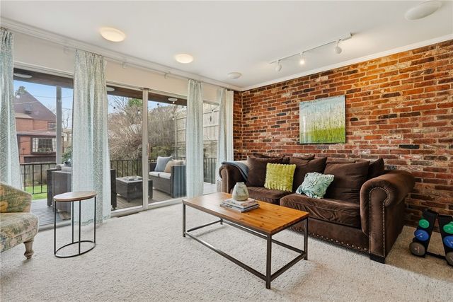 1345 Murdoch Rd, Squirrel Hill, PA 15217