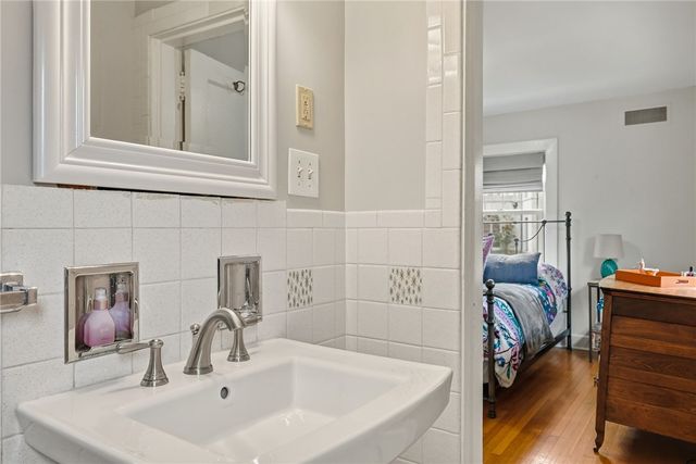 1345 Murdoch Rd, Squirrel Hill, PA 15217