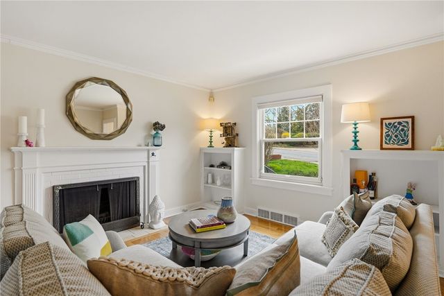 1345 Murdoch Rd, Squirrel Hill, PA 15217