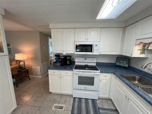 820 TRENTO, Venice, FL 34285