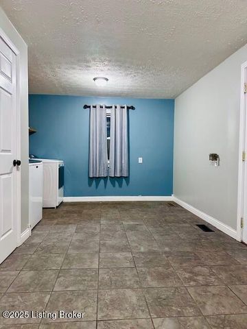 341 Palomino Dr, Harrodsburg, KY 40330