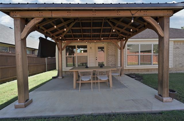 1409 Fox Glen Trail, Mansfield, TX 76063