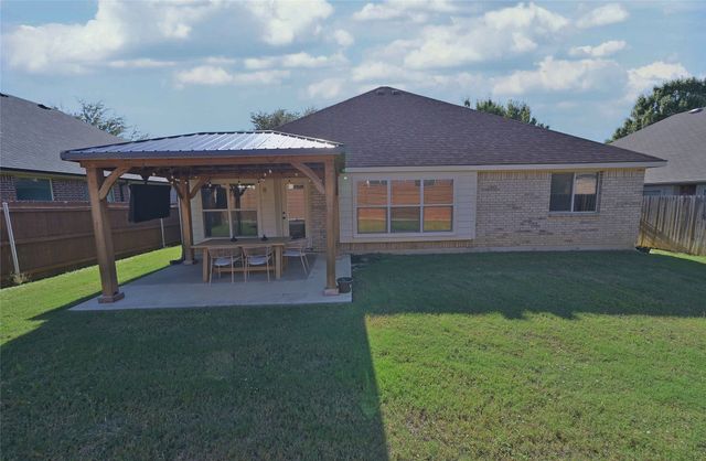 1409 Fox Glen Trail, Mansfield, TX 76063
