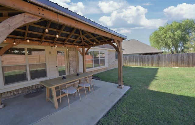 1409 Fox Glen Trail, Mansfield, TX 76063