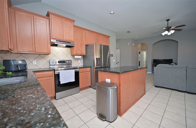 1409 Fox Glen Trail, Mansfield, TX 76063